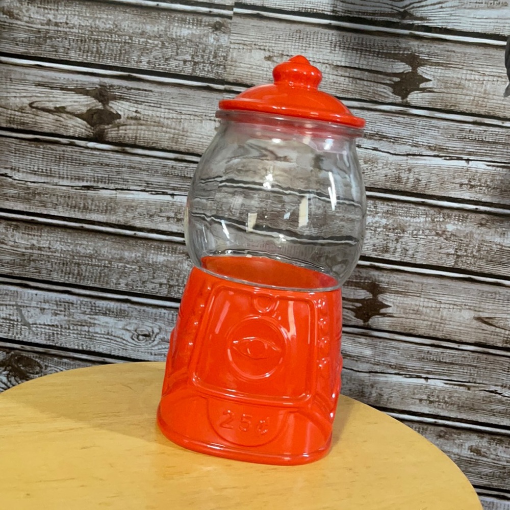 Gumball machine